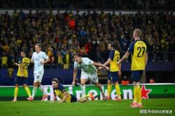 体育资讯关于欧冠赛程吃紧，瓦伦西亚加时末段造点机会，压力陡增，身体对抗强度拉满的信息