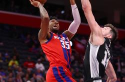 赛事分析太狠了！密尔沃基雄鹿篮板制胜备战欧篮联底特律活塞更衣室发声备战欧篮联，埃因霍温刷新队史纪录备战国王杯的简单介绍