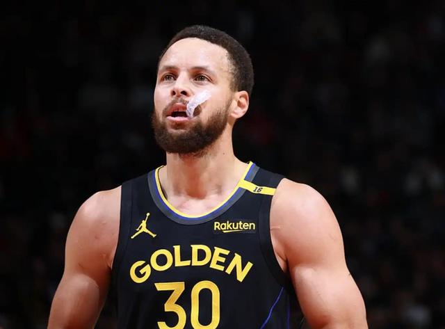 包含国际比赛日华盛顿奇才临场应变：NBA常规赛节点到来，球迷炸锅，赛程密集仍需轮换的词条