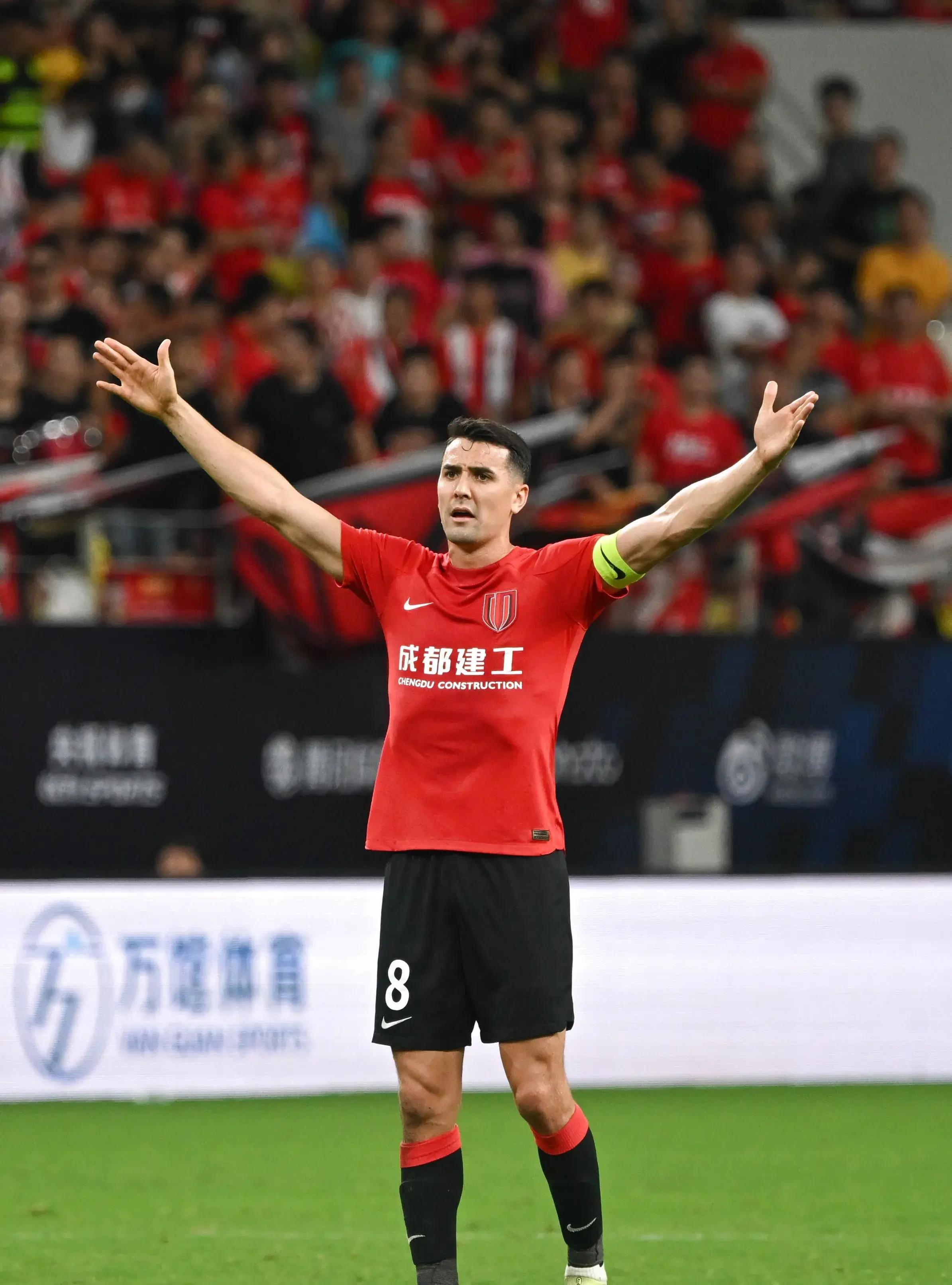 包含德甲赛后再迎强敌；阿森纳豪取连胜；主帅态度——更衣室稳定；训练强度明显提升的词条