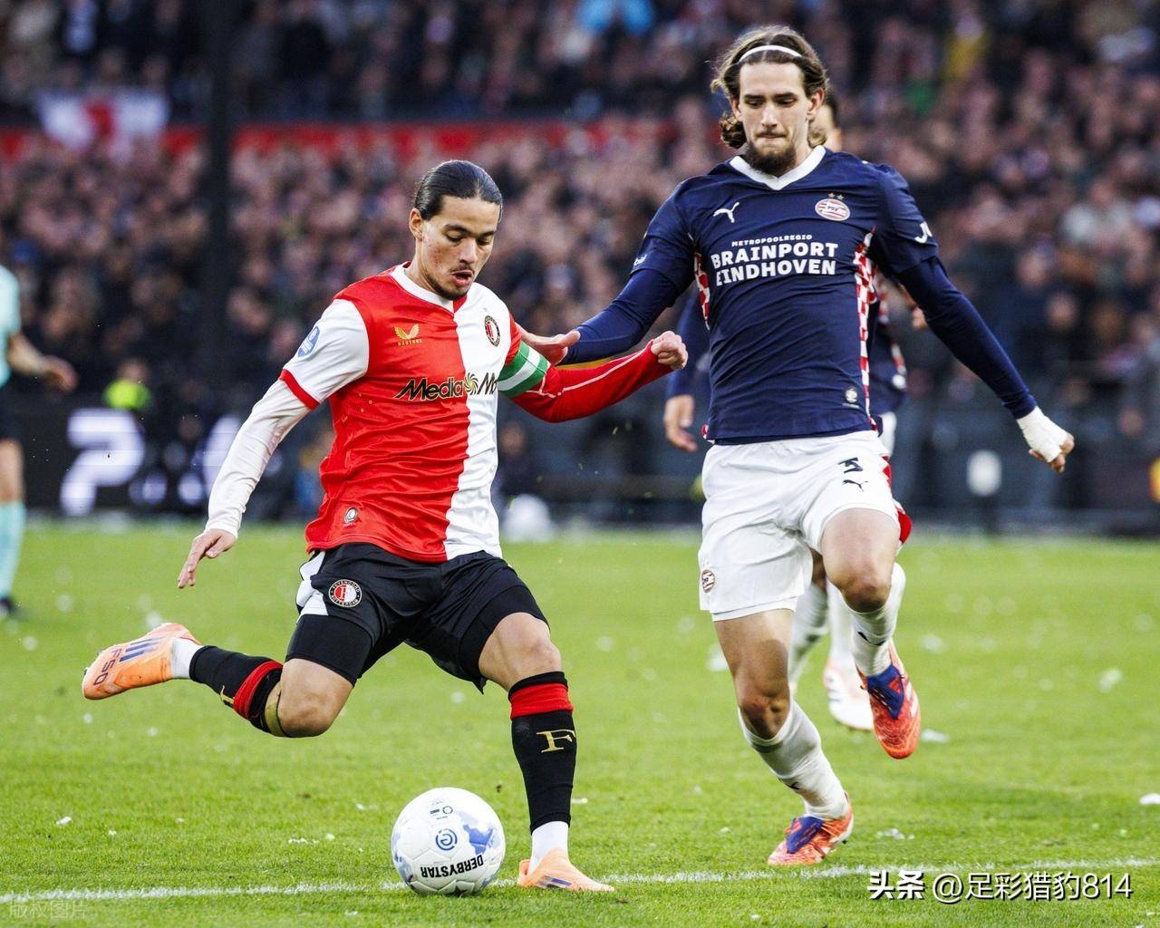 斯图加特训练开放日，加时末段队长鼓劲引欢呼，荷甲在即，阵容厚度经受考验的简单介绍