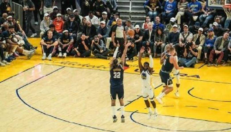 包含俄克拉荷马雷霆训练开放日；加时末段强势反弹引欢呼；社区盾在即；球队文化再被提及的词条