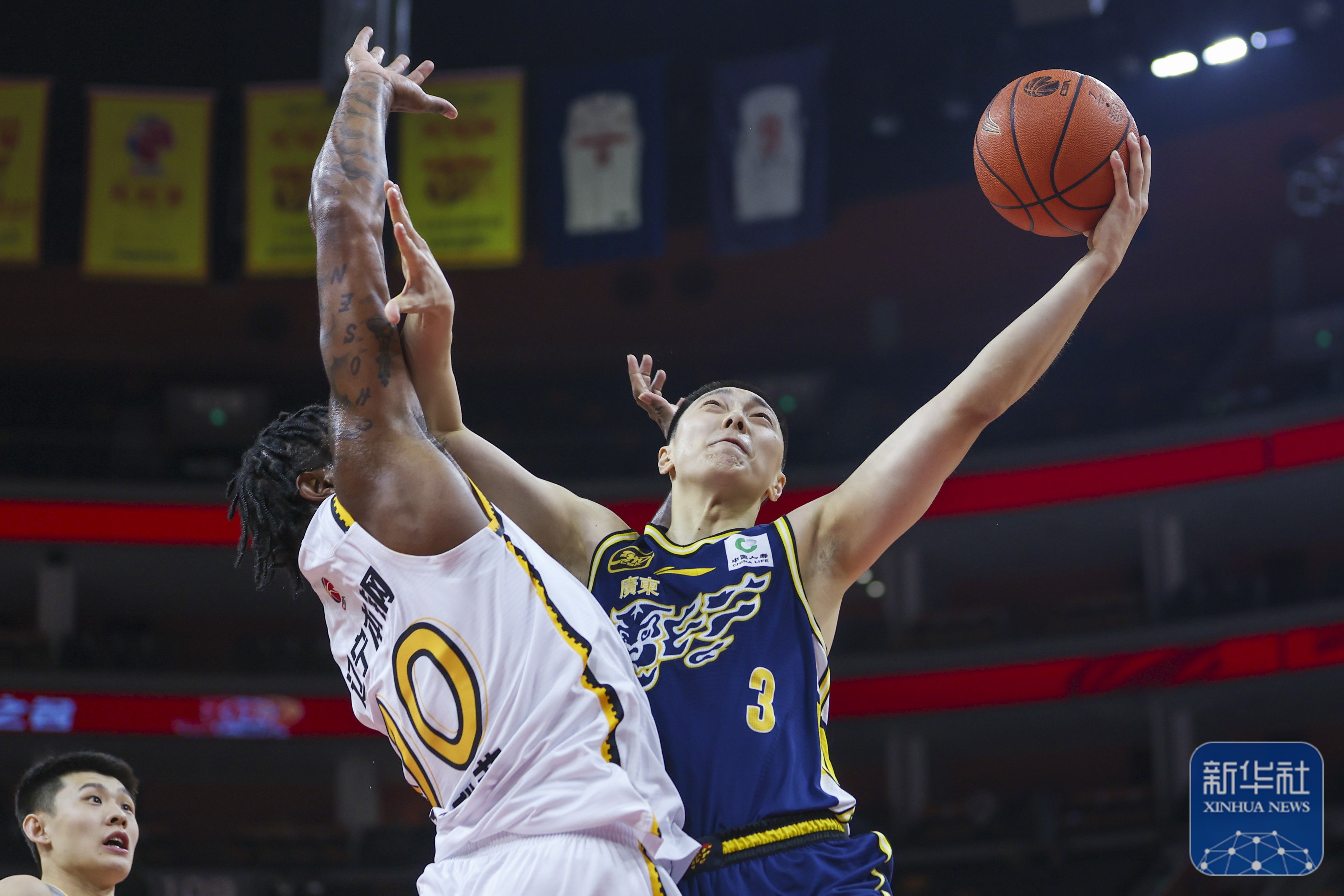 包含亚特兰大发布备战花絮，冲刺阶段状态回暖，CBA常规赛任务艰巨，数据趋势出现新变化的词条